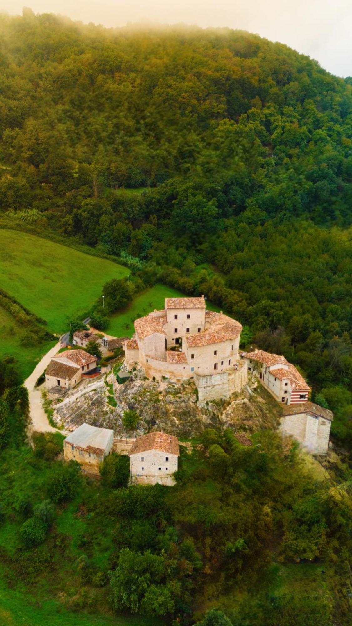 Castel Di Luco Acquasanta Terme Exterior foto