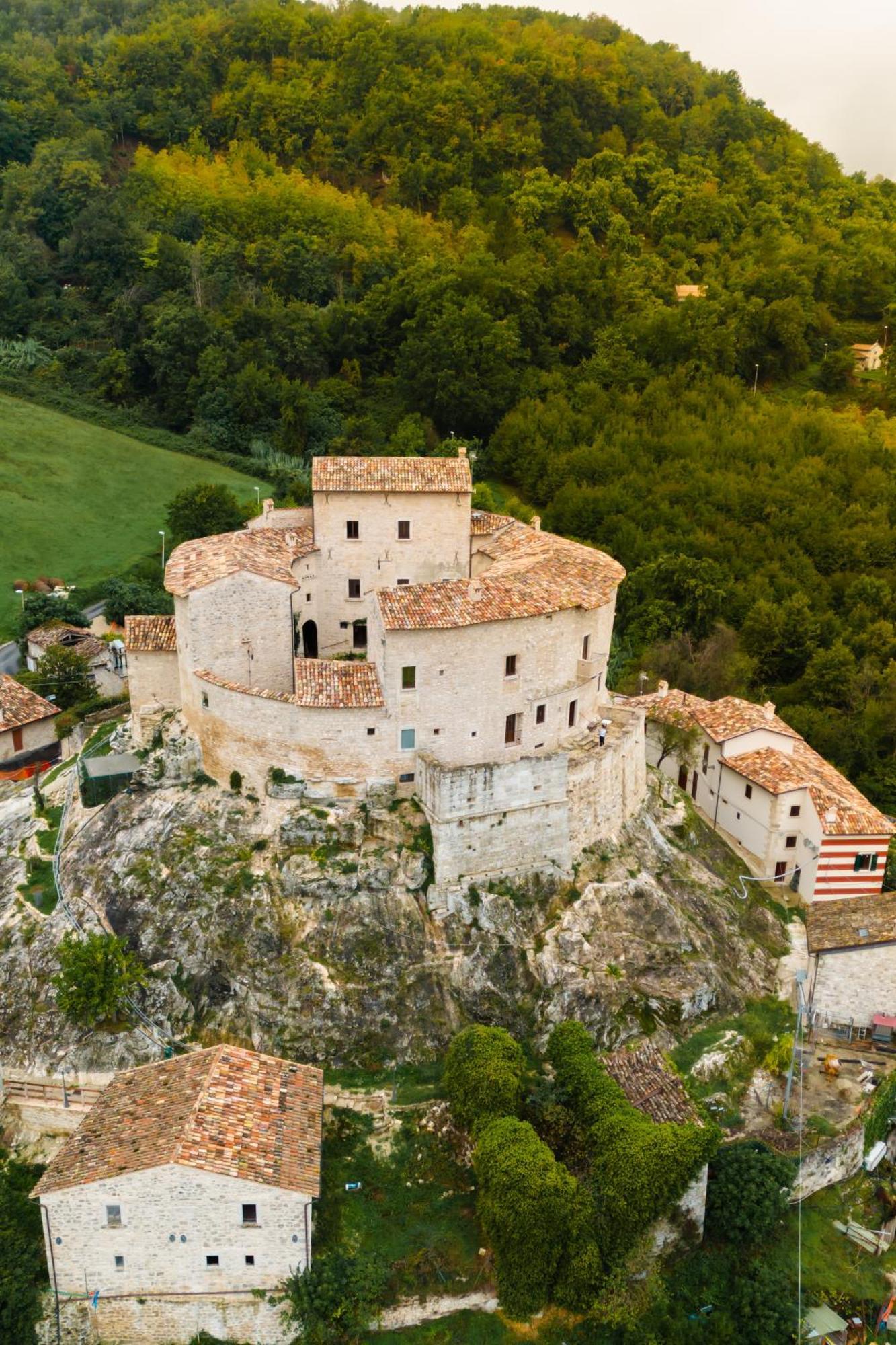 Castel Di Luco Acquasanta Terme Exterior foto