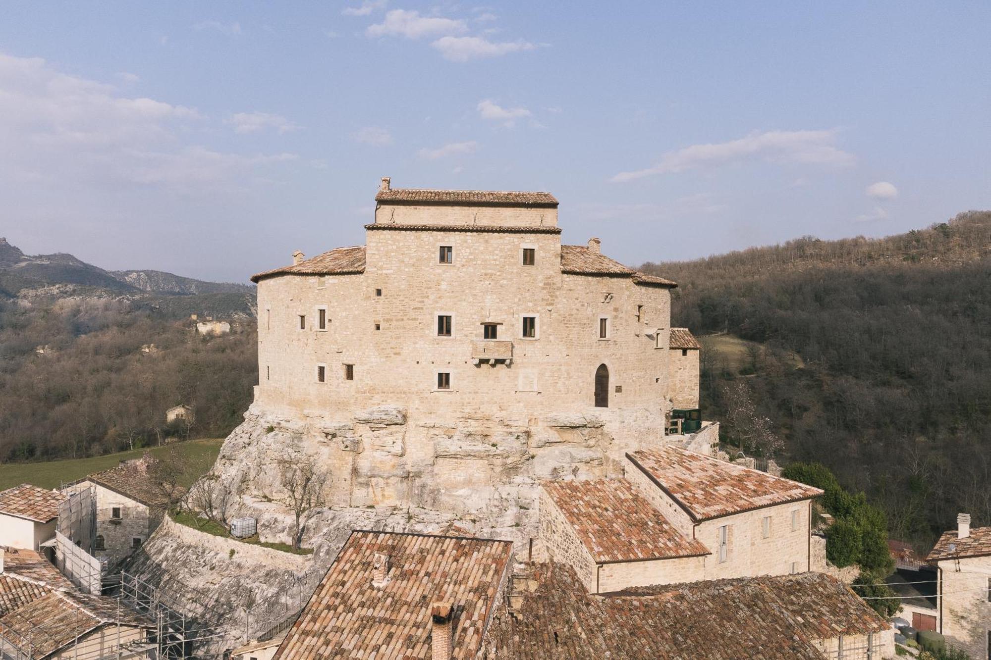 Castel Di Luco Acquasanta Terme Exterior foto